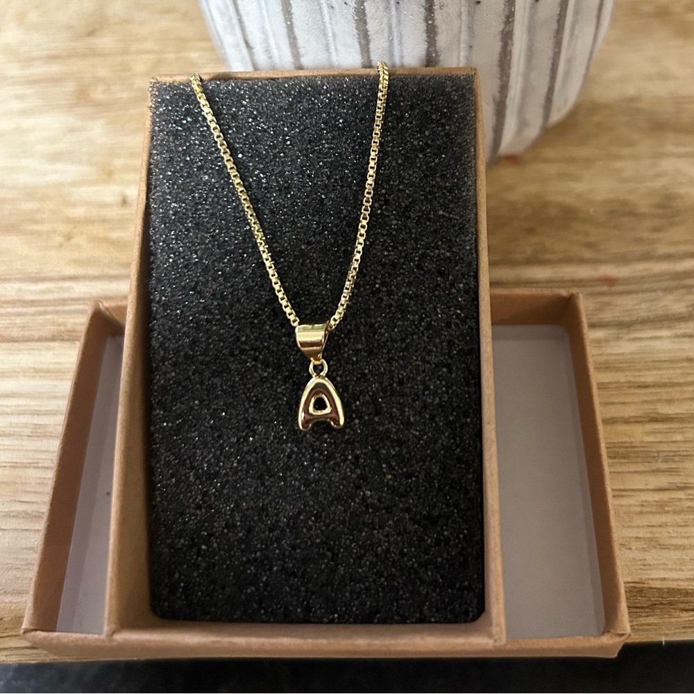 Gold Pendant Necklace